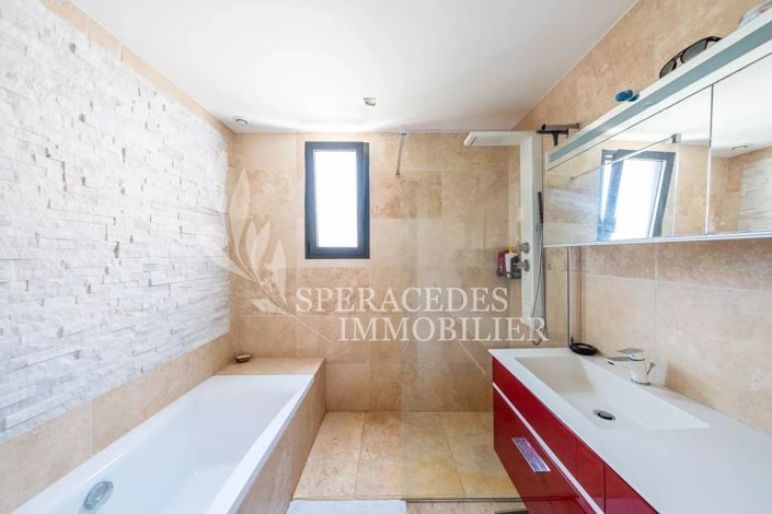 Image No.11-3 Bed House for sale