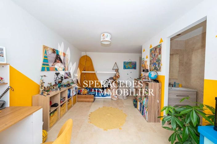 Image No.9-3 Bed House for sale