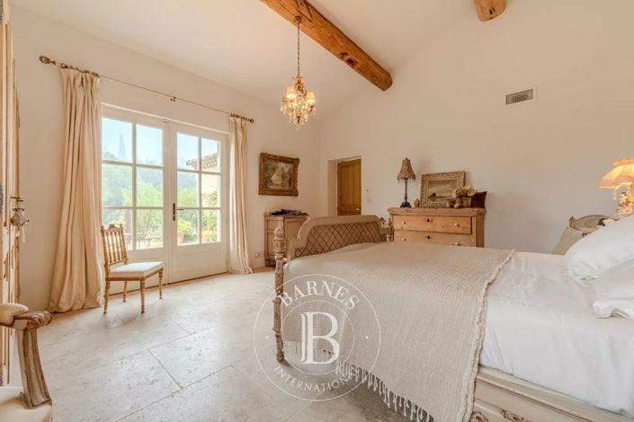 Image No.11-6 Bed House for sale