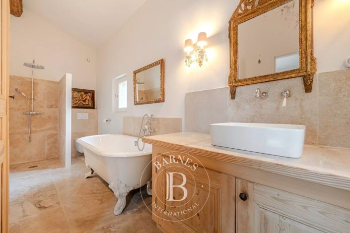 Image No.12-6 Bed House for sale