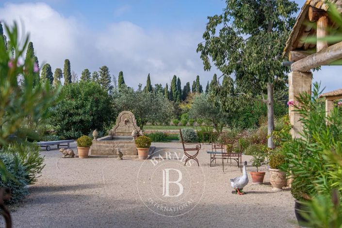 Image No.4-6 Bed House for sale