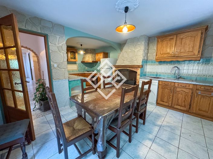 Image No.9-5 Bed House for sale