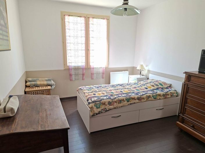 Image No.9-3 Bed House for sale