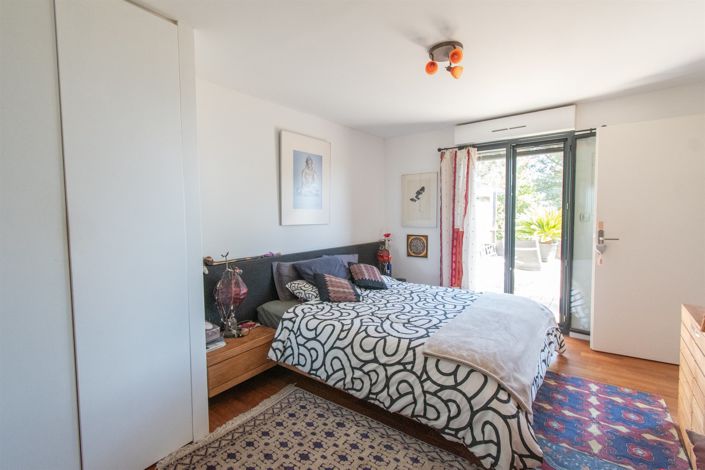 Image No.11-3 Bed House for sale