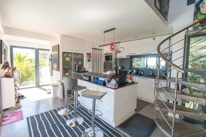 Image No.6-3 Bed House for sale