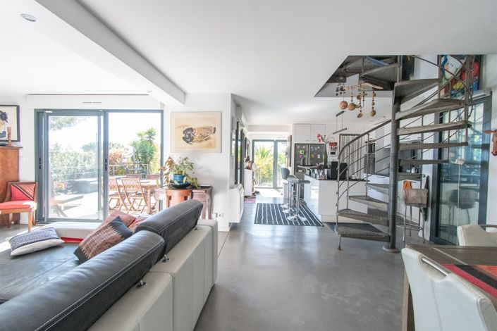 Image No.7-3 Bed House for sale