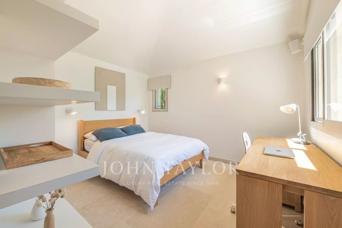 Image No.14-5 Bed House for sale