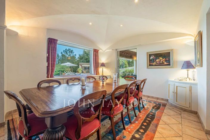 Image No.12-6 Bed House for sale