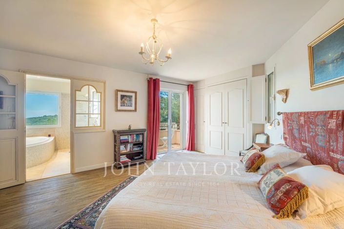 Image No.15-6 Bed House for sale