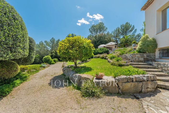 Image No.22-6 Bed House for sale