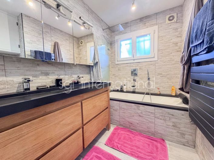 Image No.11-4 Bed House for sale