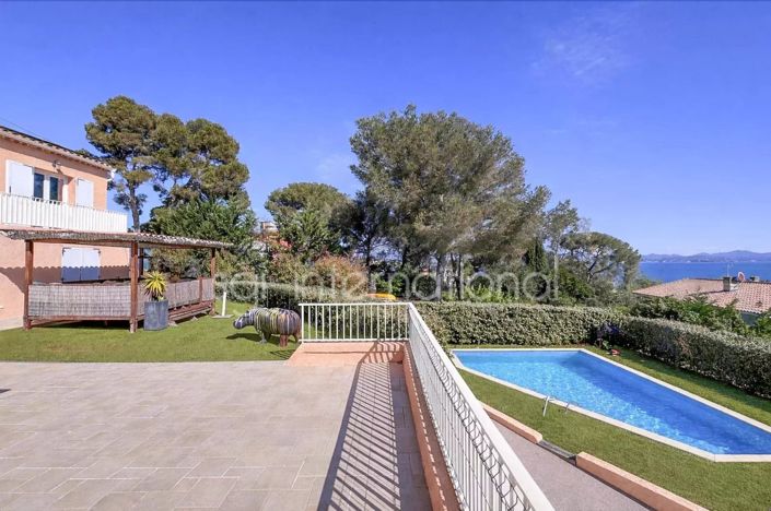 Image No.2-4 Bed House for sale