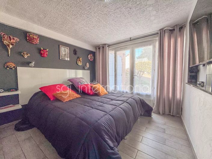 Image No.9-4 Bed House for sale