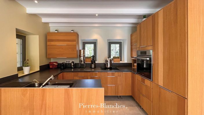 Image No.6-4 Bed House for sale