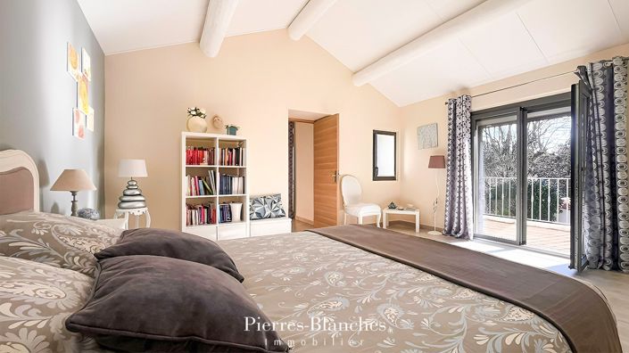 Image No.7-4 Bed House for sale