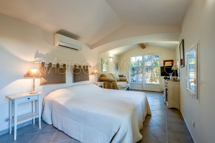 Image No.19-4 Bed House for sale