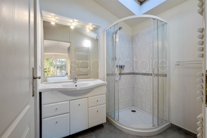 Image No.25-4 Bed House for sale