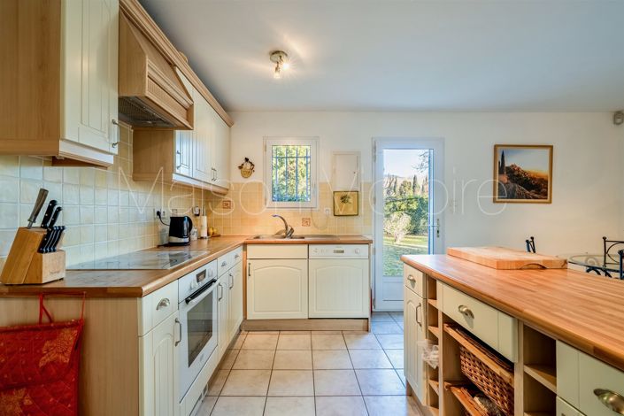 Image No.8-4 Bed House for sale