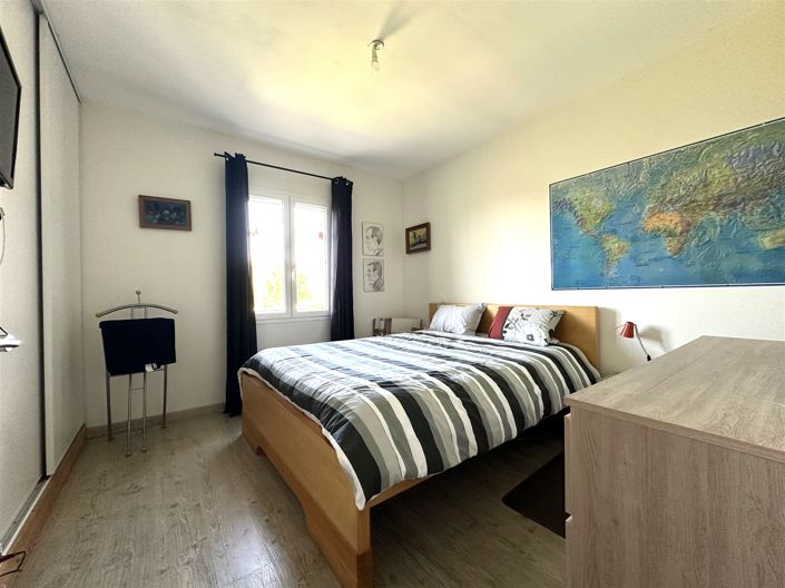 Image No.10-3 Bed House for sale