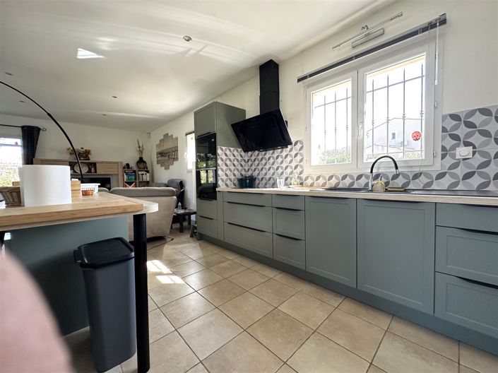 Image No.8-3 Bed House for sale