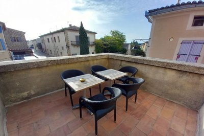 1 - Saint-Quentin-la-Poterie, House