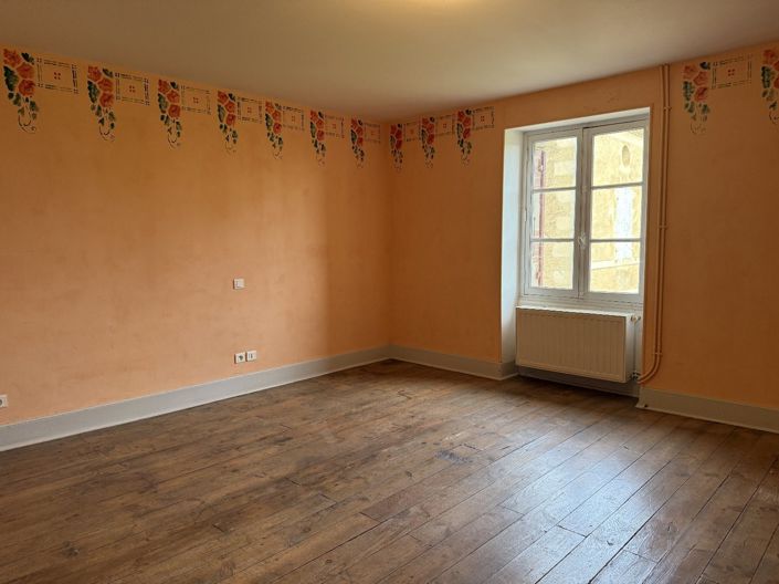 Image No.18-7 Bed House for sale