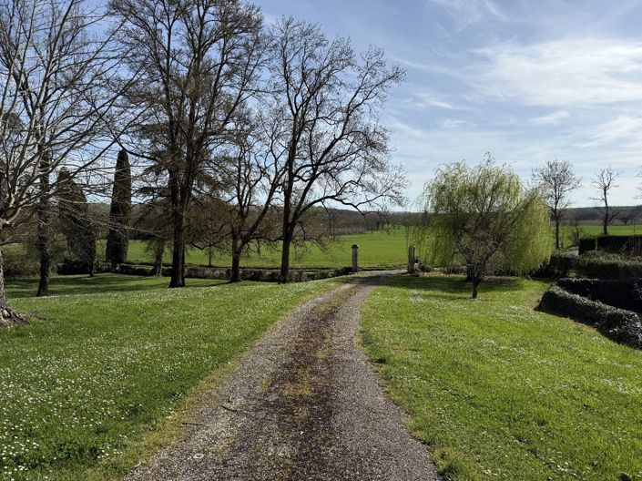 Image No.19-7 Bed House for sale