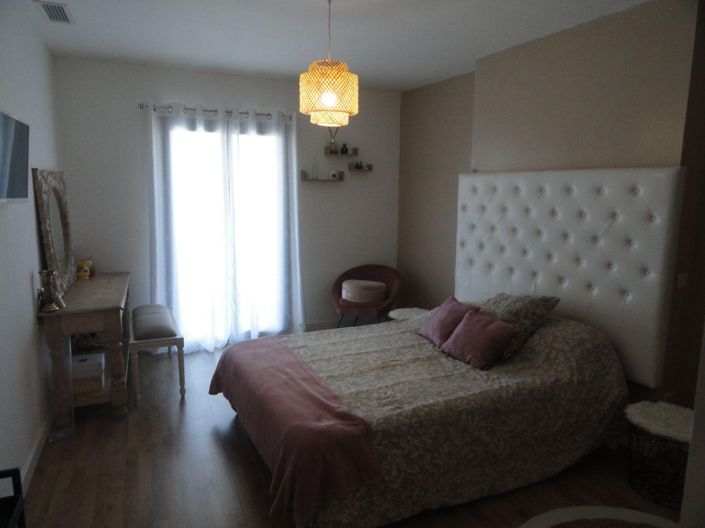 Image No.11-4 Bed House for sale