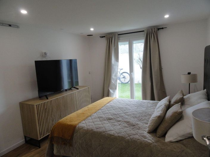 Image No.11-3 Bed House for sale