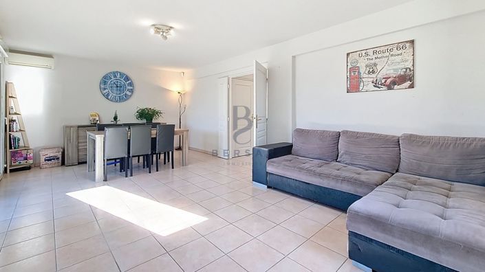 Image No.10-3 Bed House for sale