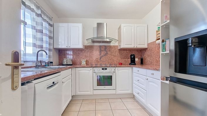 Image No.12-3 Bed House for sale