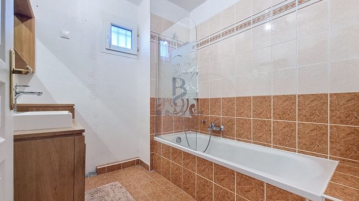 Image No.16-3 Bed House for sale