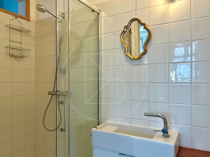 Image No.10-5 Bed House for sale