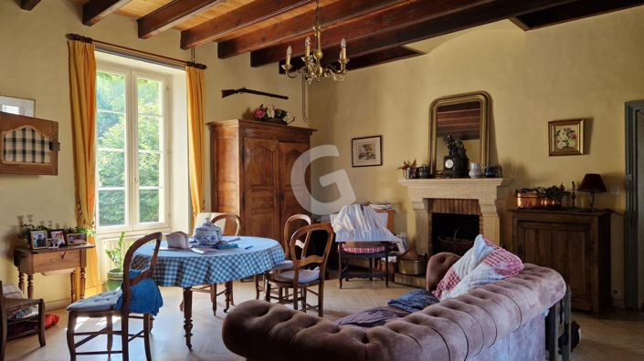 Image No.8-5 Bed House for sale