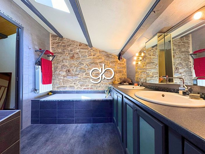 Image No.16-4 Bed House for sale