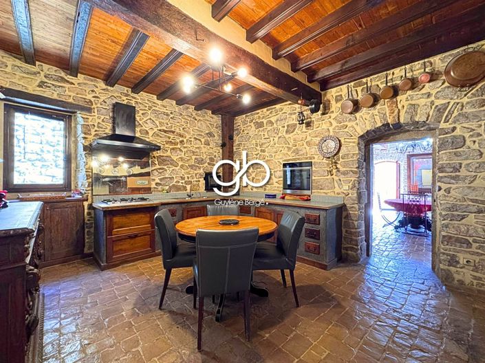 Image No.8-4 Bed House for sale