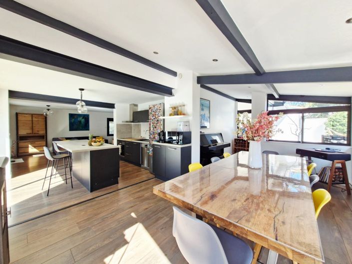 Image No.2-4 Bed House for sale