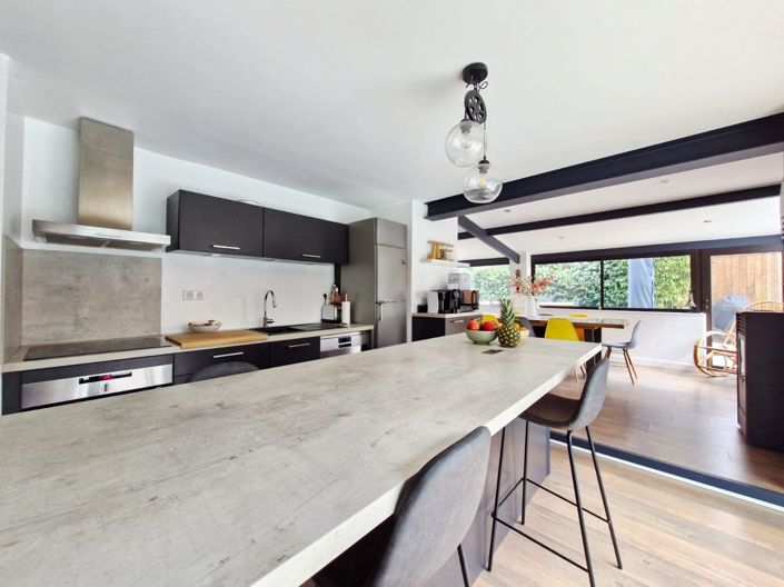 Image No.6-4 Bed House for sale