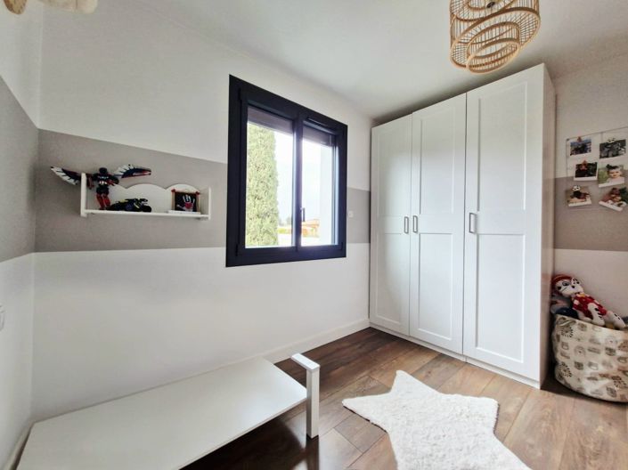 Image No.9-4 Bed House for sale