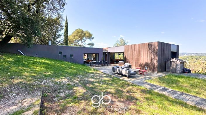 Image No.12-5 Bed House for sale