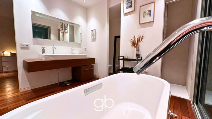 Image No.17-5 Bed House for sale