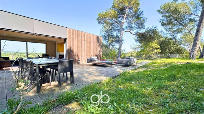 Image No.2-5 Bed House for sale