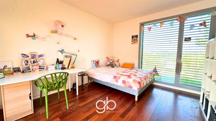 Image No.21-5 Bed House for sale