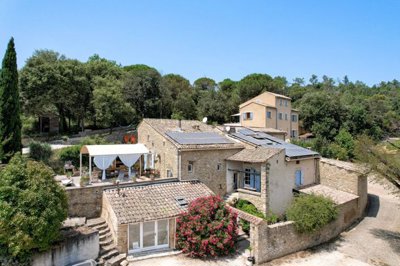 1 - Gard, House