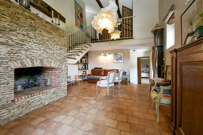 Image No.6-8 Bed House for sale