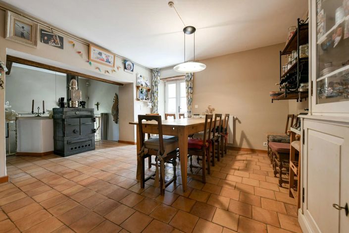 Image No.7-8 Bed House for sale