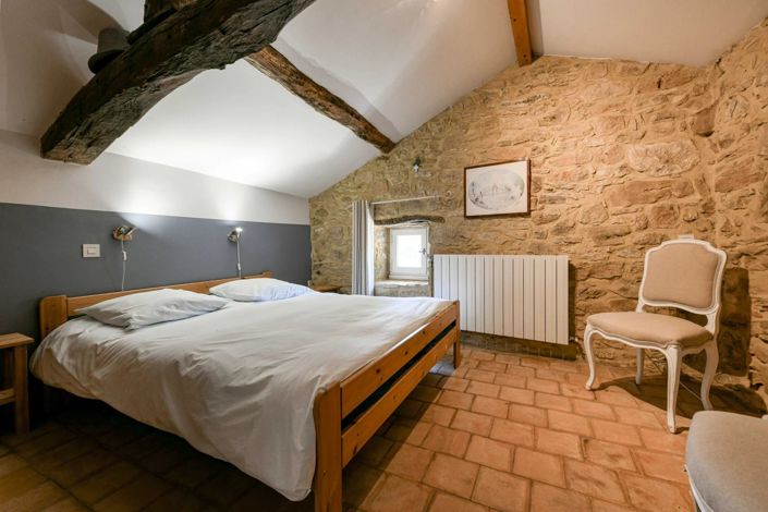 Image No.8-8 Bed House for sale