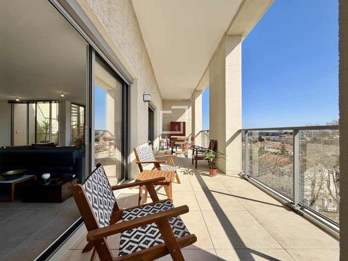 Image No.11-3 Bed Apartment for sale