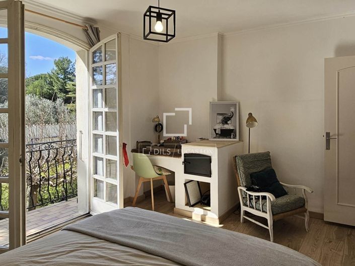 Image No.20-4 Bed House for sale