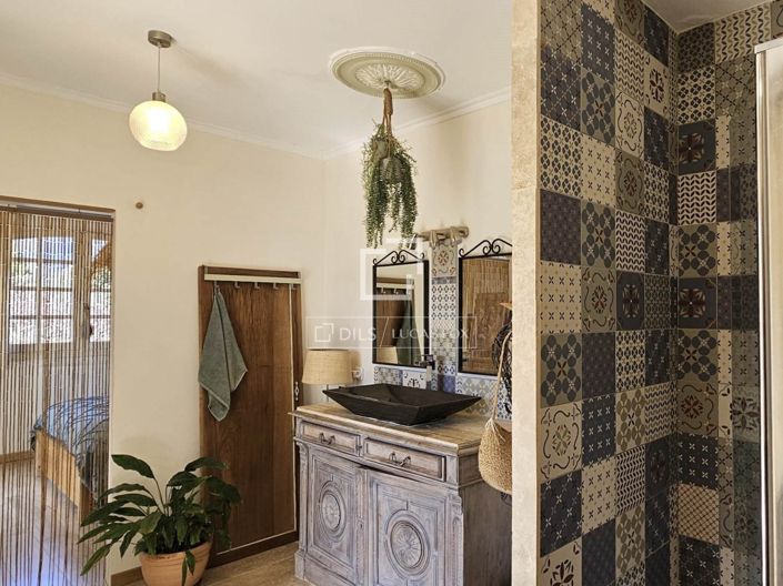 Image No.22-4 Bed House for sale